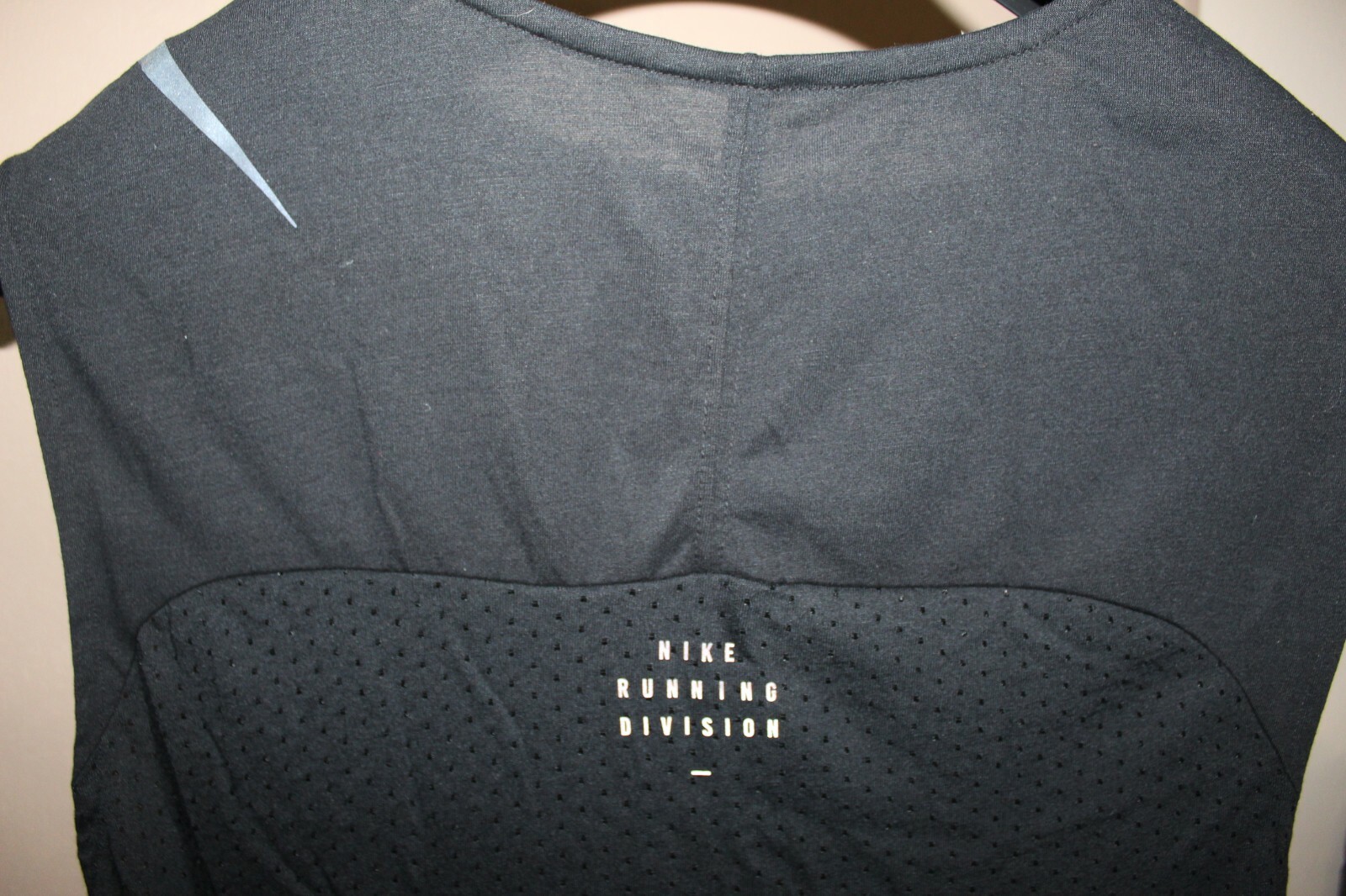 nike men's breathe sleeveless running shirt