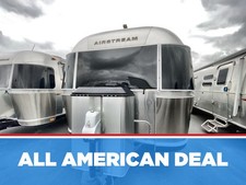 2018 Airstream Classic 33FB
