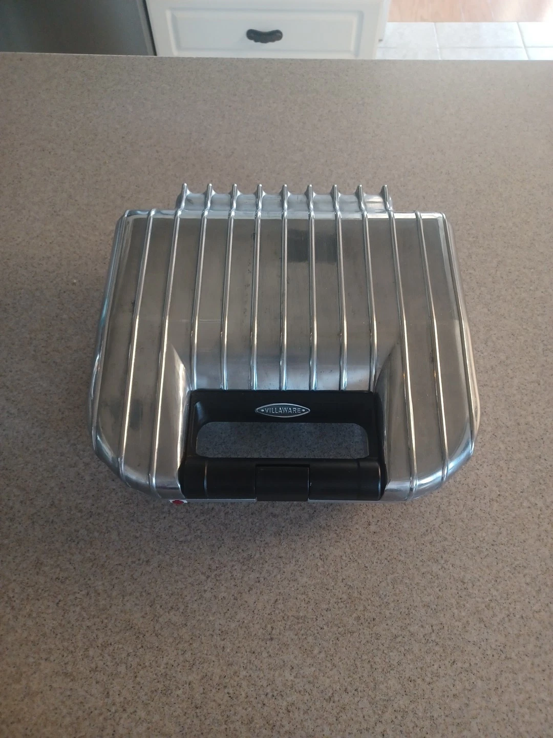 VillaWare Model 2060 Uno Pizzelle Baker Electric Cookie Maker Iron 1000W