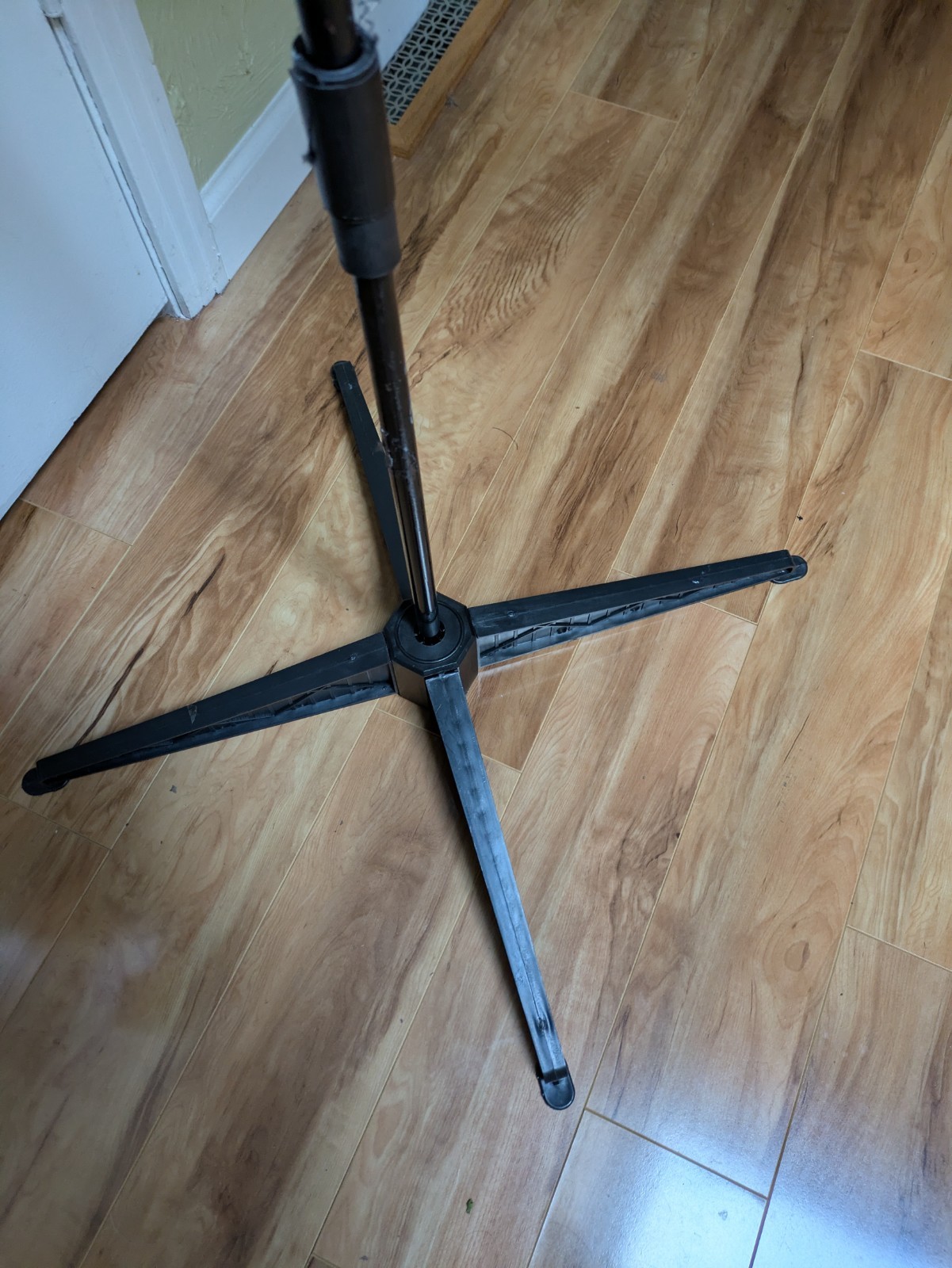 Haunted hill farm animatronic grim reaper with lantern Halloween prop 70" spooky