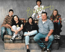 * LAURIE METCALF * signed 8x10 photo *ROSEANNE * COA *