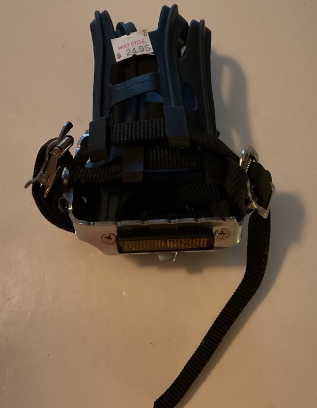 Wellgo LU-948  Pedals with Clip & Straps