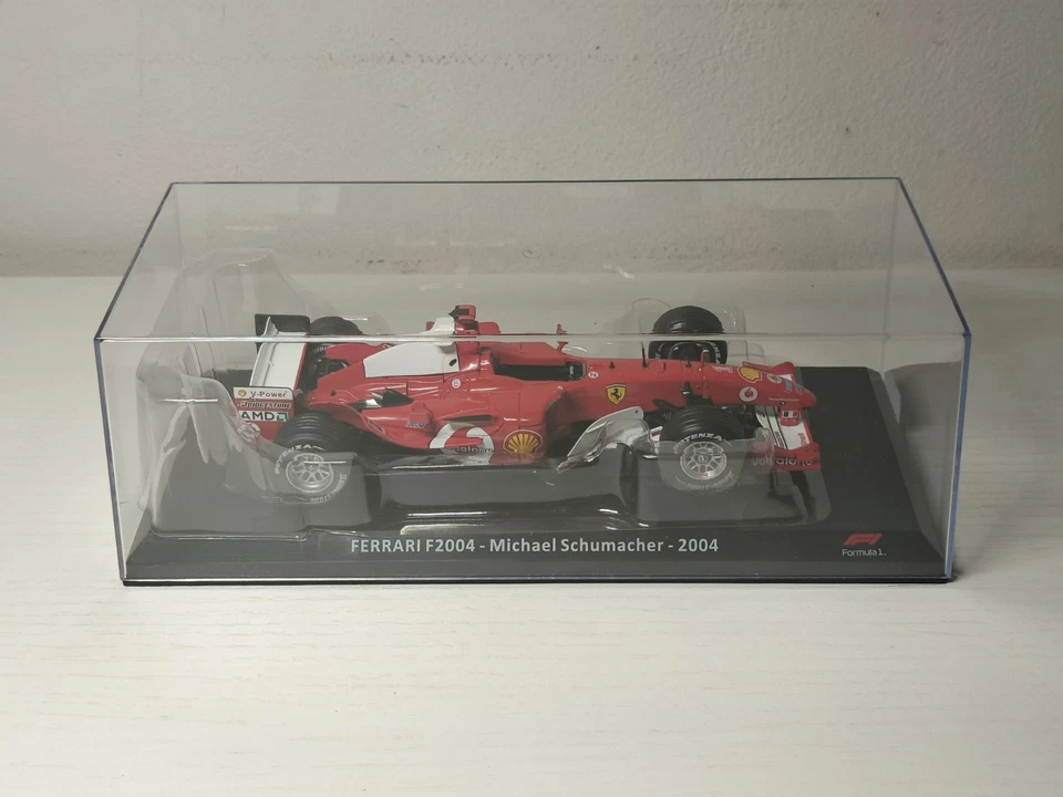 1:24 Ferrari F2004 - Michael Schumacher 2004 + Magazine - Immagine 3 di 4