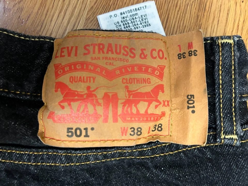 ✰ Pantalones de mezclilla para hombre Levi's 501 botón mosca negros 38Wx38L pierna recta 100 % algodón Foto 2 de 4