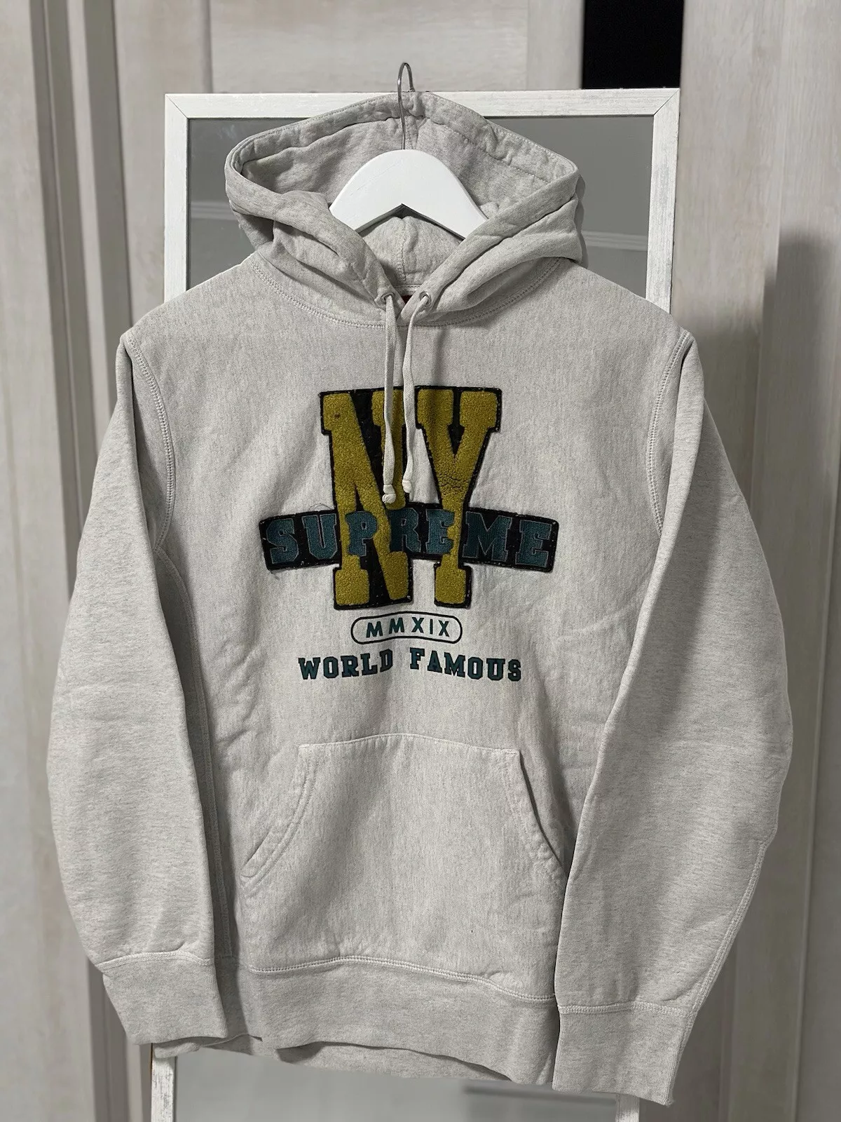 Sweat à capuche homme Supreme NY World Famous MMXIX grand logo taille L