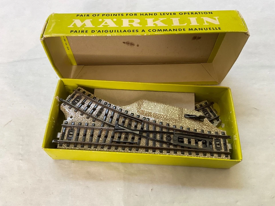 MARKLIN 5121 HO Box of 2 Manual Hand Lever Operation  LH & RH Points - Image 3 of 4