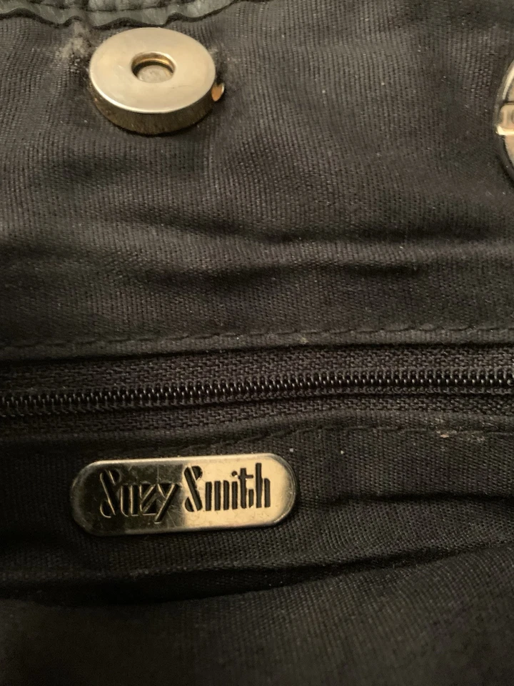 SUZY SMITH BLACK HANDBAG - Image 2 of 4