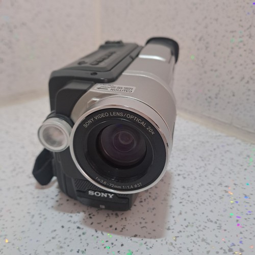 Sony Handycam CCD-TRV218E Camcorder Hi8 Tape 560x Night Vision Camera + Charger - Picture 6 of 21