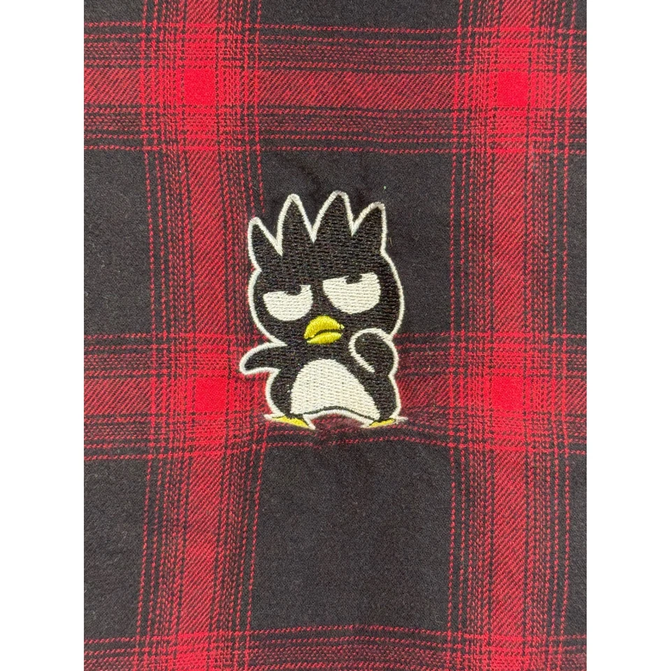 Hello Kitty Friends Forever 21 男式格子法兰绒衬衫 Badtz Maru 中号 — 第 2/4 张图片