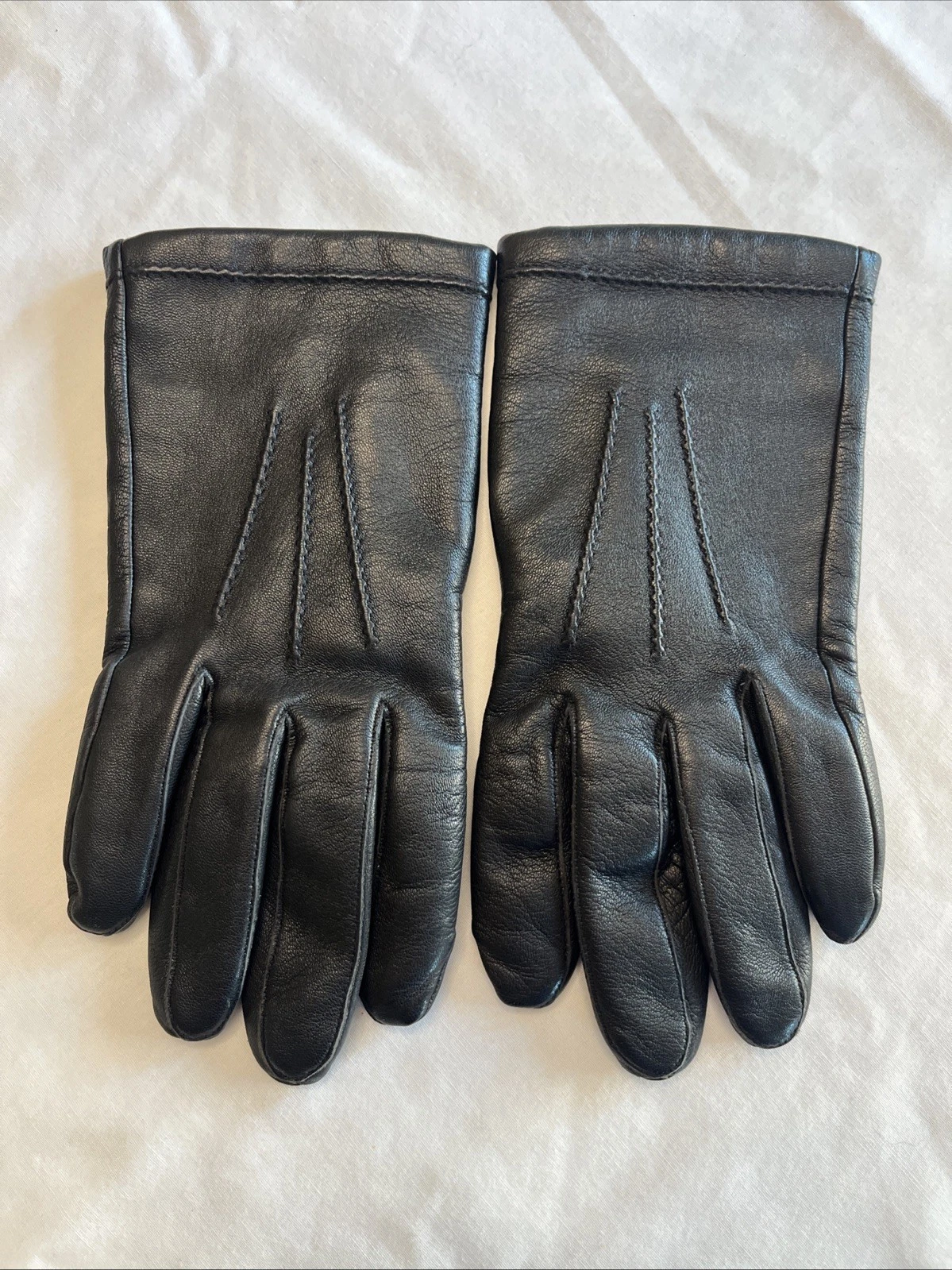 Mens Lands End Black Leather CASHMERE Lined Winter Gloves Size Medium
Opens in a new window or tab