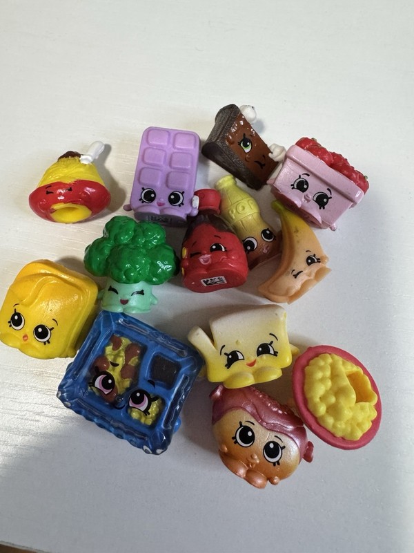 Shopkins Mini Grocery Figures Mixed Lot Snacks Multicolor Plastic Ages 3-4