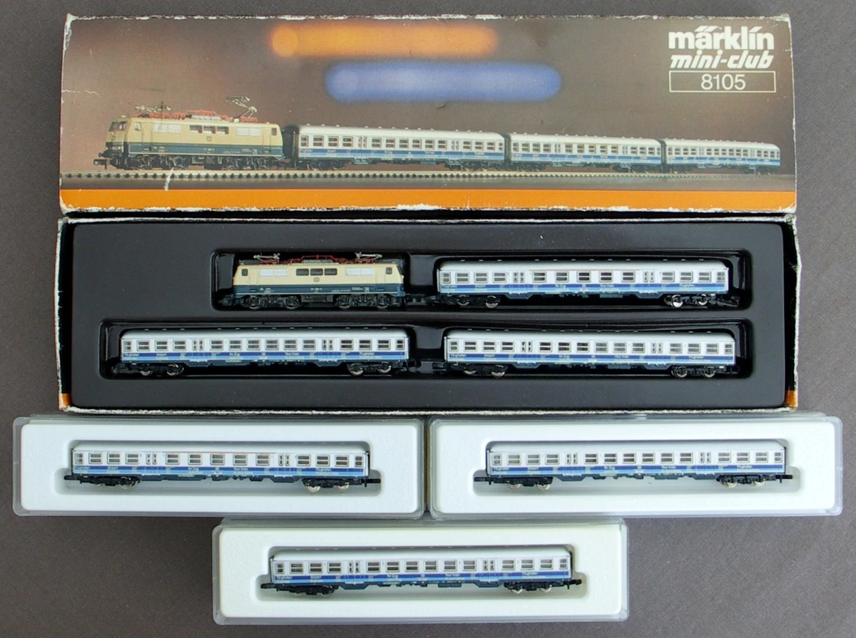 Locomotive diesel CC 72082, livrée bleue, sigle Casquette Couleur