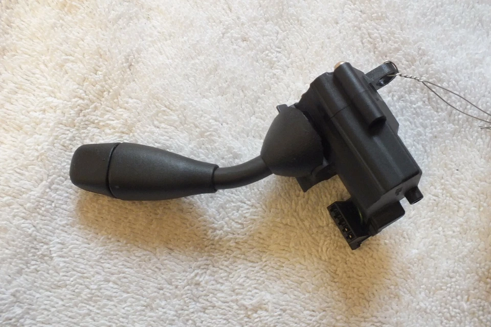 05 06 07 08 09 Mercedes E320 Steering Column Tilt Switch A1715402945 OEM 3577W - Image 4 of 4