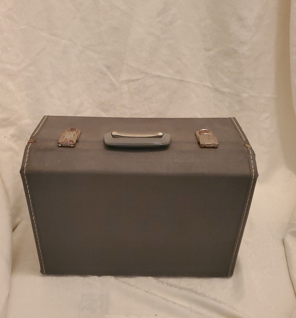 Husqvarna Viking 6020 Sewing Machine PARTS OR REPAIR w/ Case