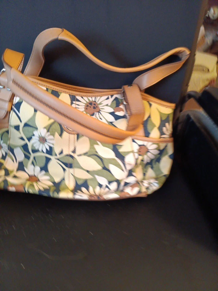 EUC Relic Womens purse - Image 2 of 4