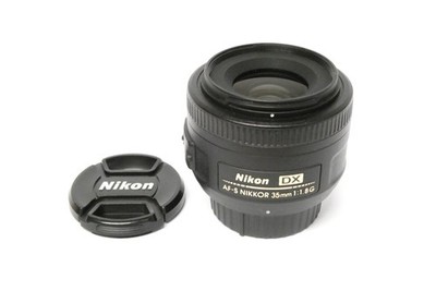 Nikon AF-S DX Nikkor  1,8 / 35 mm G  Objektiv gebraucht