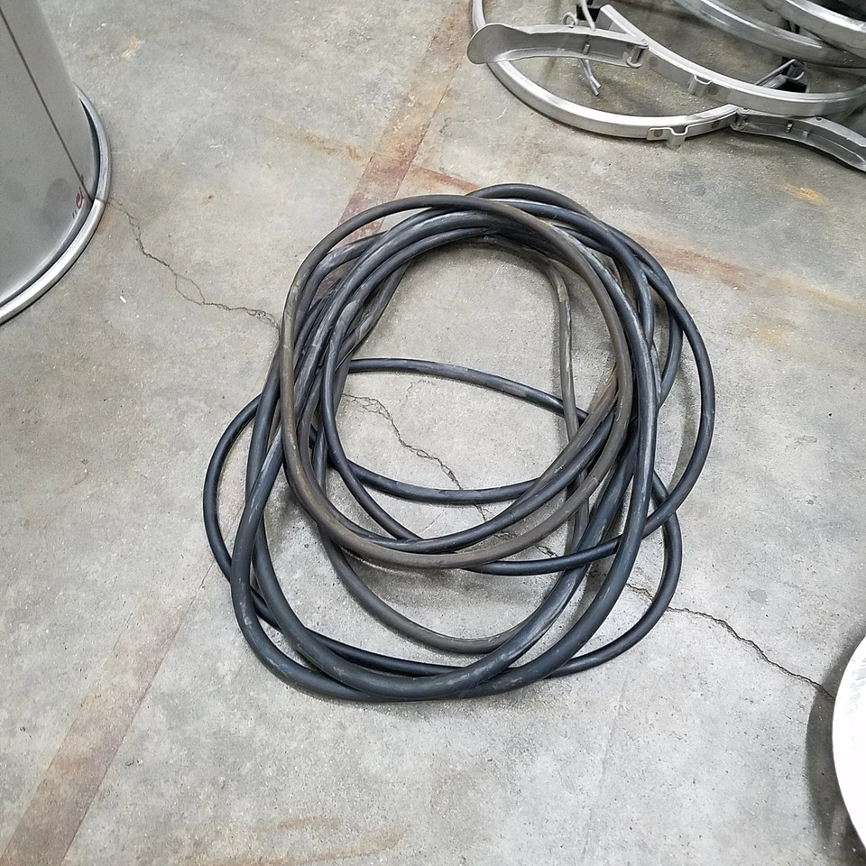 Lote de conductos rígidos de acero inoxidable. Las tallas incluyen son de 10" y 12" de diámetro. - USADO Foto 4 de 4