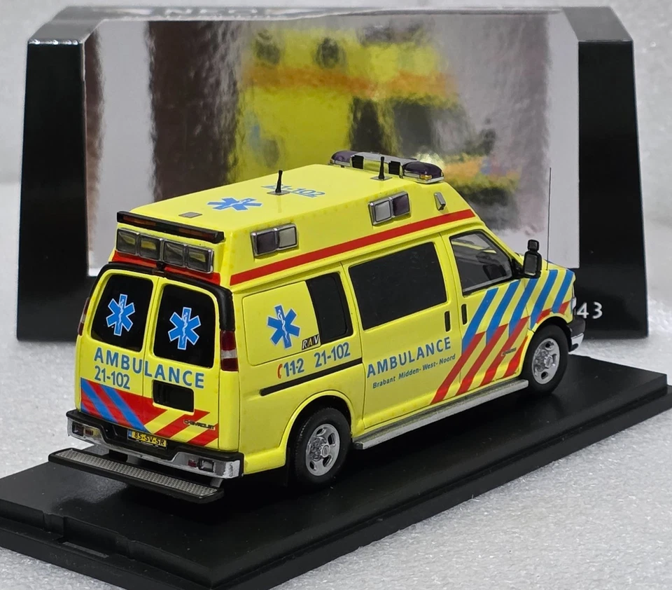 Chevrolet GMT 610 Ambulance RAV Brabant Midden West Noord 2006 1:43 Neo NEO43596 - Image 2 of 4