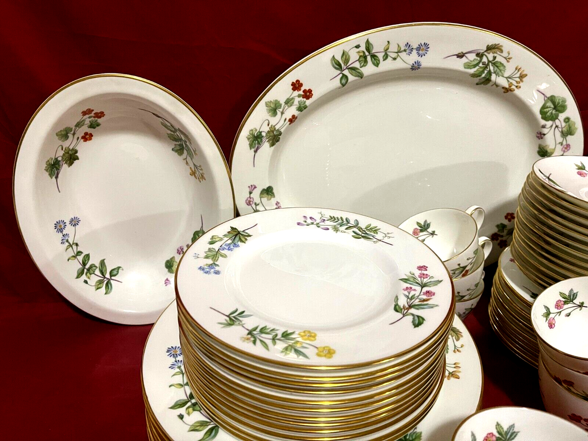 Minton Meadow Bone China 65 Piece Lot Of 11 (5 Piece Place