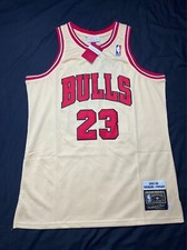 RARE Red  Gold Chicago Bulls 1995-96 Michael Jordan Jersey Large