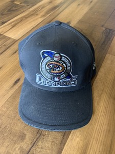 2001 world series hat