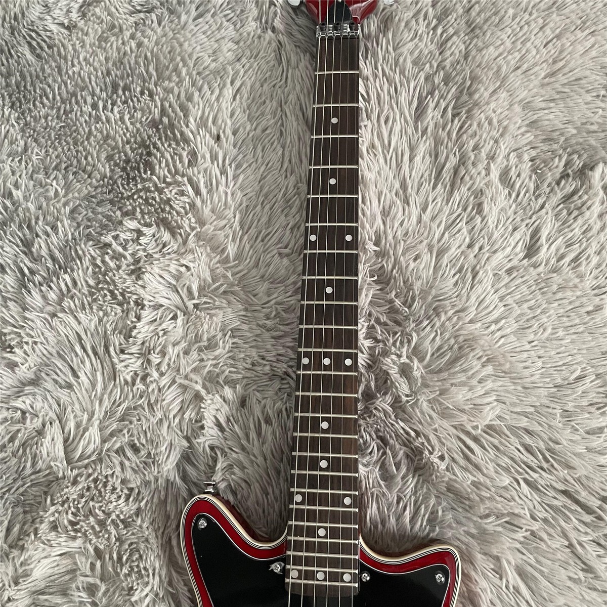 Chitarra Elettrica Rossa Corpo Solido, 6 Corde, Tastiera HPL, Ponte Floyd Rose, 2023