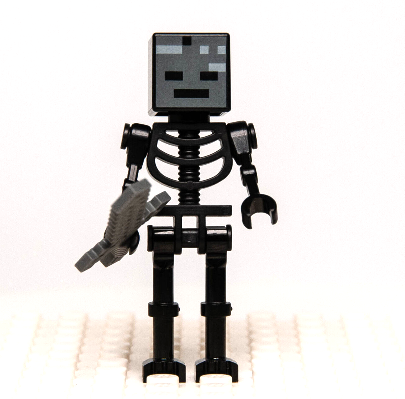 Lego Minecraft Minifigures - Black Wither Skeleton, Straight Arms (min025)