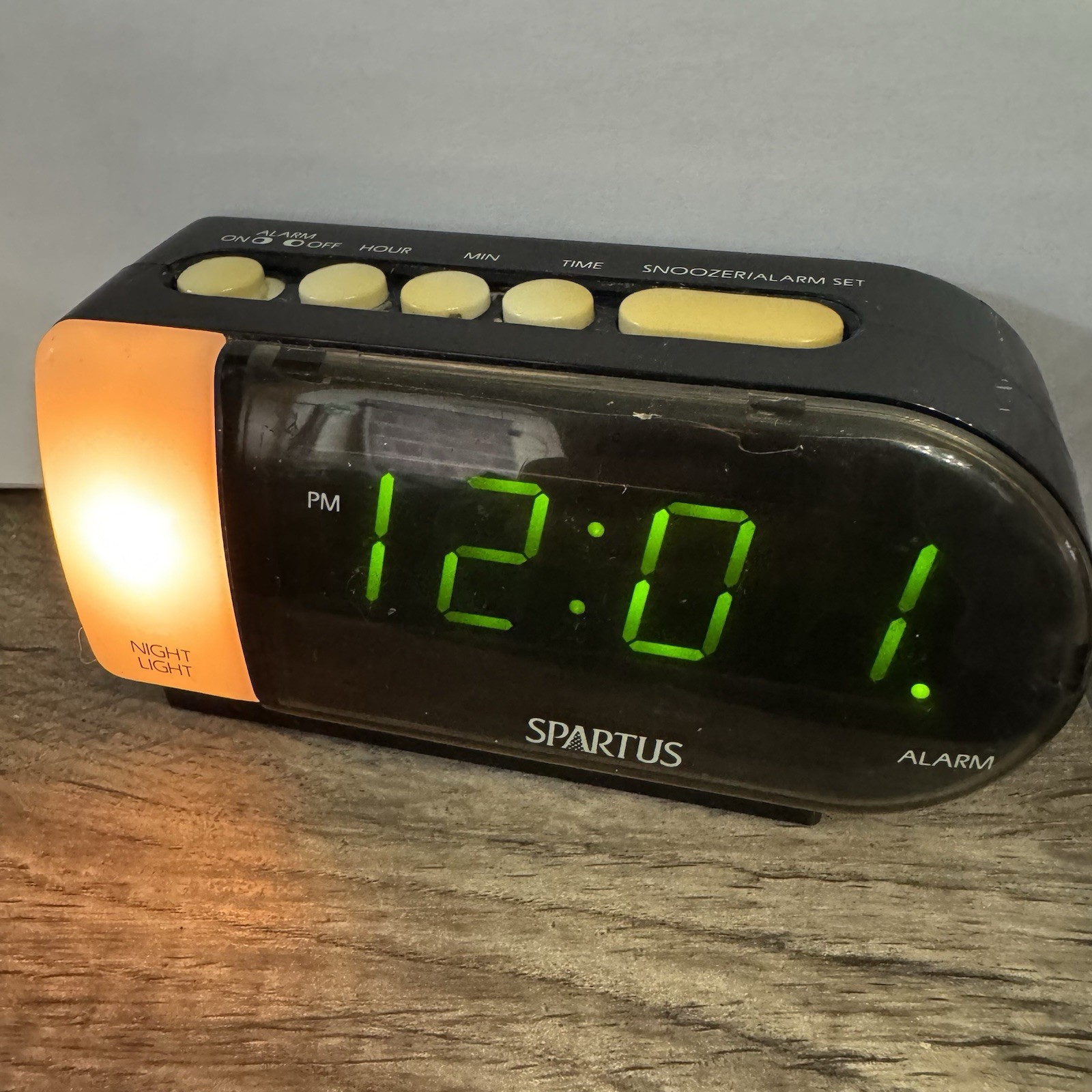 Night Light Plug In Green Display  Tested