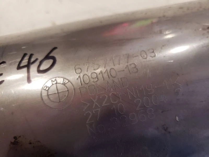 BMW E46 325CI SLEV M56 2006 - bote de vapor de combustible - OEM 6757177 Foto 2 de 4