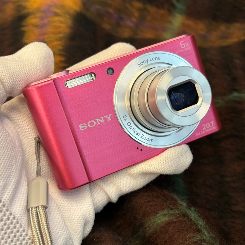 Sony Cyber-shot DSC-W810 pink 20.1MP Digital Camera 6x