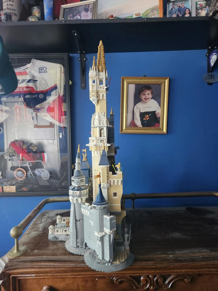 LEGO Disney: The Disney Castle (71040) - Image 3 of 4