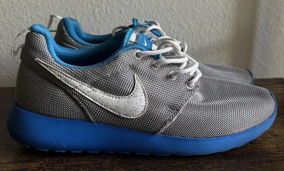 Кроссовки беговые Nike Rosherun GS 599728-019 молодежный размер 6,5 года серые серые синие - Изображение 3 из 4