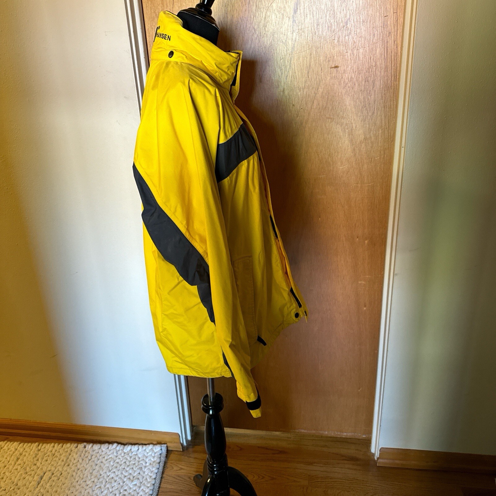 Helly Hansen Ski Jacket - image 3