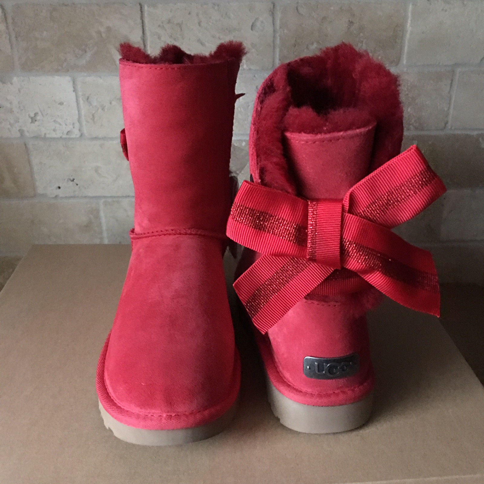 UGG CUSTOMIZABLE SHORT BAILEY BOW 