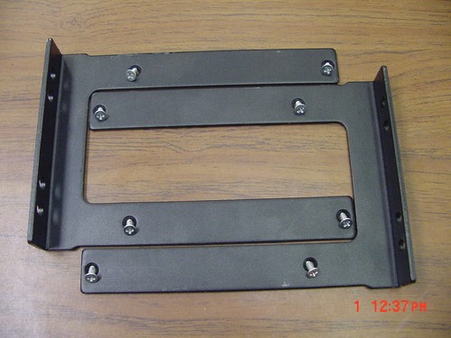APC 870-1180-001 L-Brackets (2) for UPS and battery packs - 第 2/2 張圖片