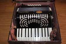 Vintage C. Petosa sons Accordian 197 made in italy