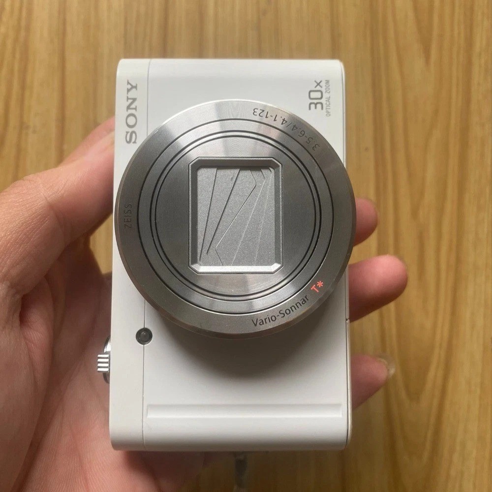 Sony Cyber-Shot DSC-WX500 Digital Camera 18.2MP 30× Optical Zoom