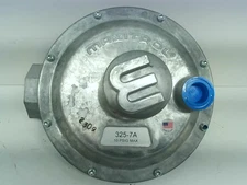 Maxitrol 325-7A Gas Pressure Regulator 10 PSIG Max