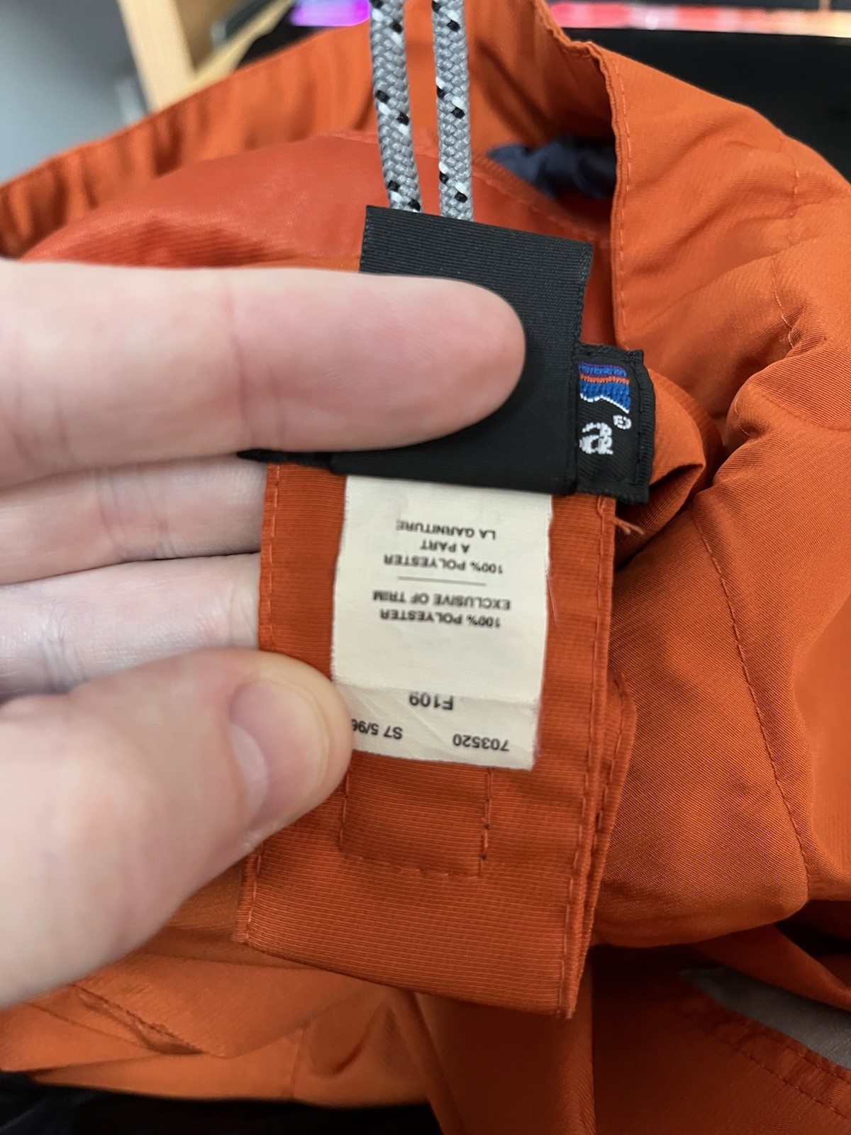 Vintage 90s Patagonia Essenshell Rain Jacket Mens M Orange Hooded Windbreak Coat thumbnail 10