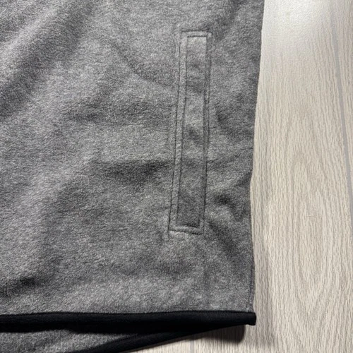 Buffalo Wild Wings Full Zip Fleece Vest Mens XL Gray Logo Port & Co Workwear EUC image 4