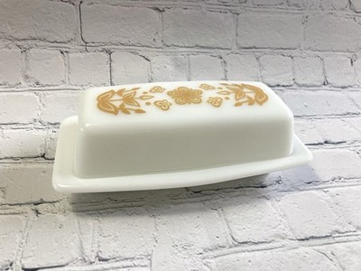 Vtg Pyrex 16 Butterfly Gold White Covered Butter Dish Made In U.S.A