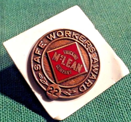 Spilla tipo retro a vite vintage 22 anni premio lavoratori sicuri McLean Trucking Company - Foto 1 di 4