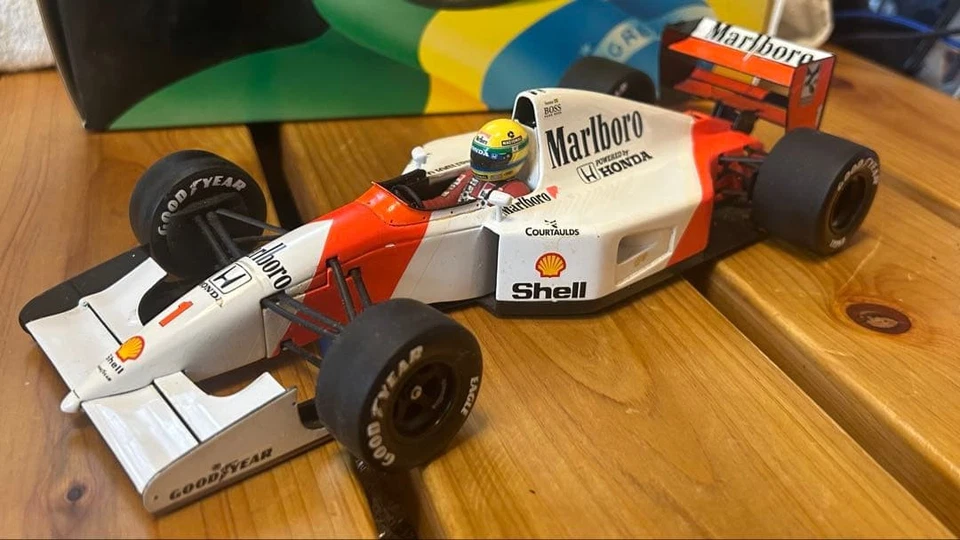 118 Mclaren Honda Mp4/7a Ayrton Senna Marlboro Livery Diecast Model Car - Image 2 of 4