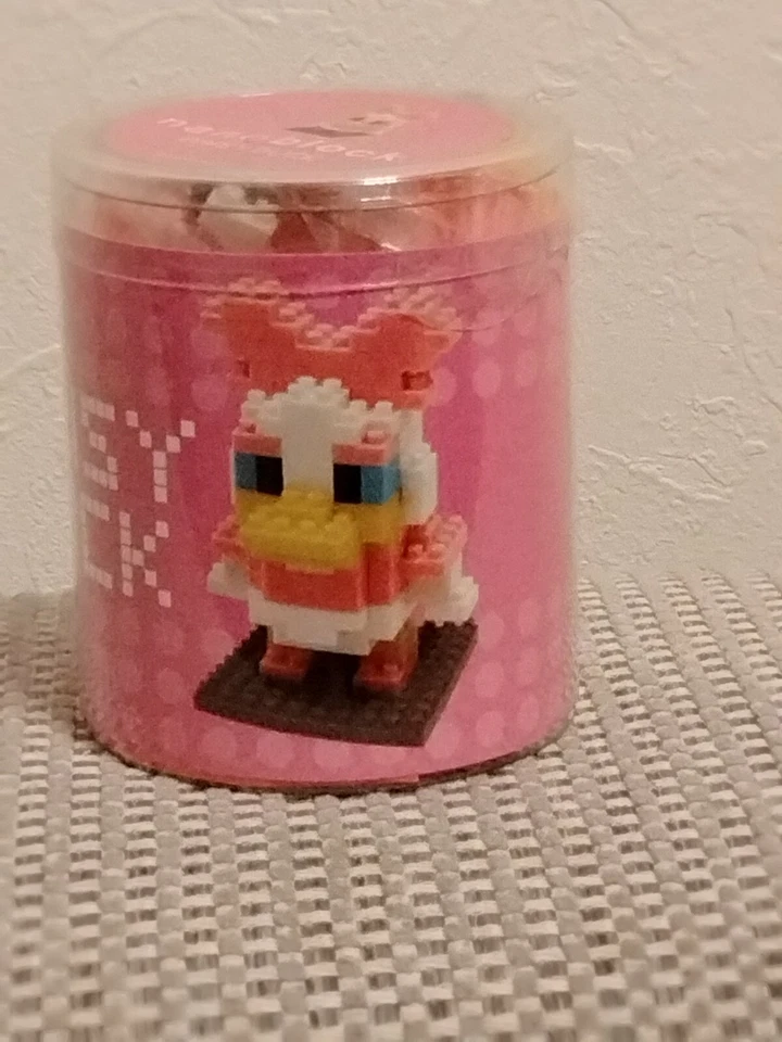 Nano Block Daisy & Donald Duck Tokyo Disney Resort Limited Edition Set of 2 - Image 3 of 4