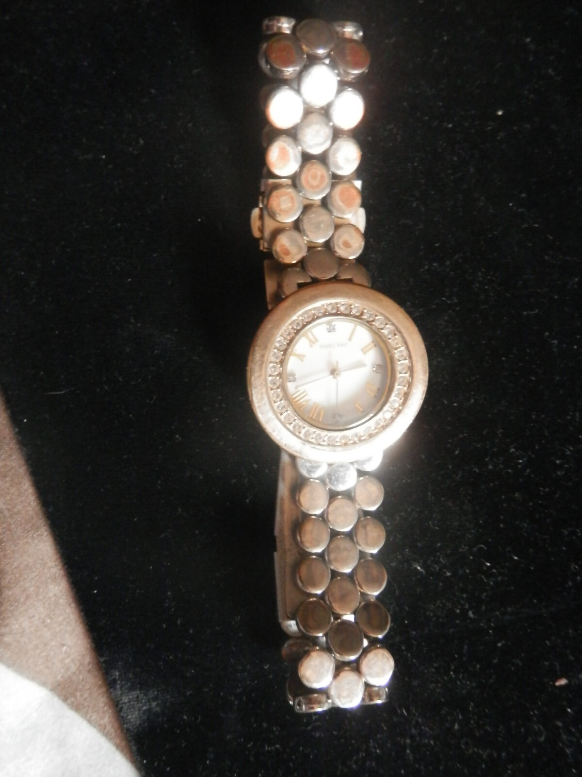 Picture 1 of 2