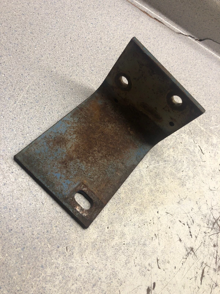 Arrancador y soporte de bobina para tractor Ford 100 Foto 3 de 3