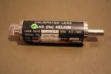 Varian Helium Gas Calibrated Leak Detector 3.8X10-8 STD. C.C./SEC