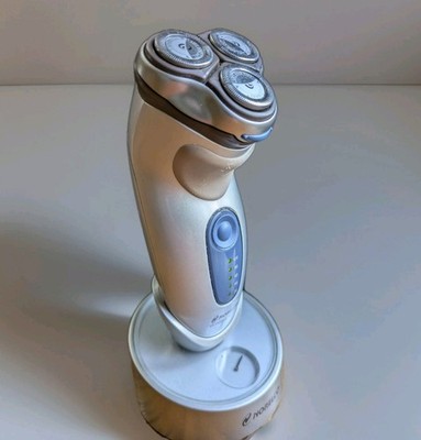 Norelco Quadra Action Shaver Razor 7865XL Cordless w/Trimmer, Base and Charger
