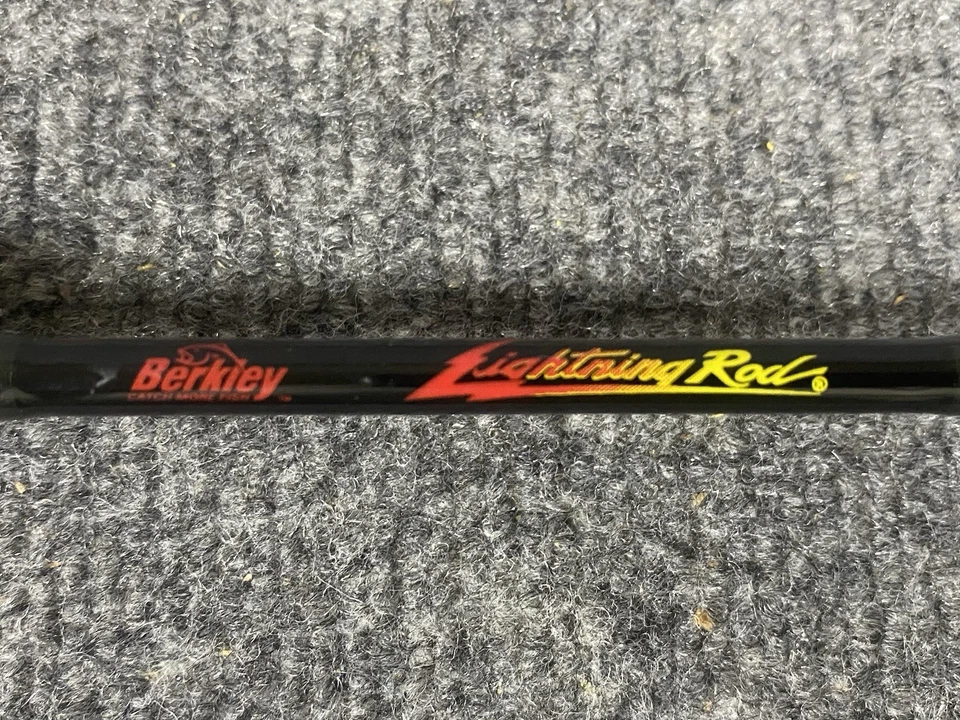 Berkley Lightning Rod IM6 Graph. 5’ Ultra Light Spinning Rod 1-6lb LR220 BEAUTY - Image 2 of 4