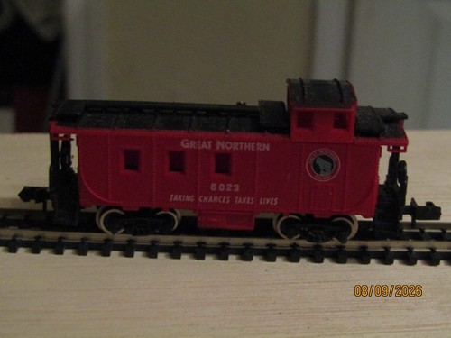 Bachmann Hong Kong Escala N 3 Ventanas Cúpula Caboose Gran Norte GN 8023 | Condition: Used